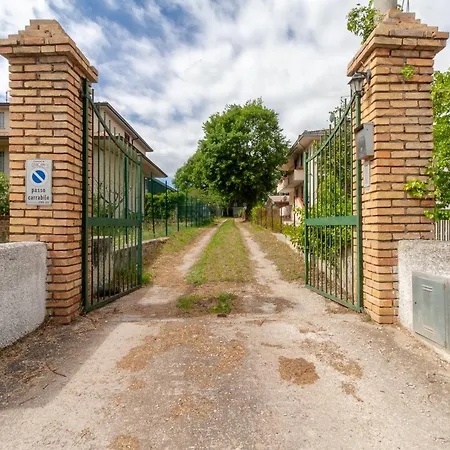 Sotto La Quercia - Welchome